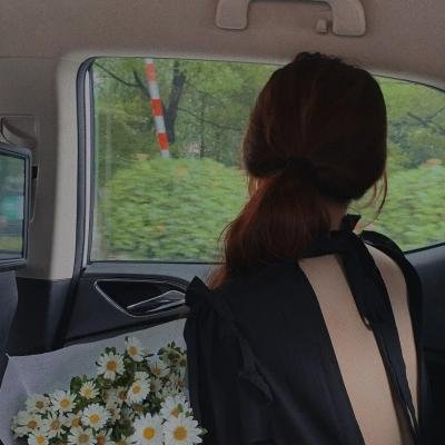 发布会现场实拍：名导之孙酒吧消费天价，评论区两极分化